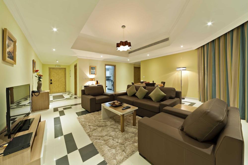 דוחה Magnum Hotel & Suites West Bay מראה חיצוני תמונה