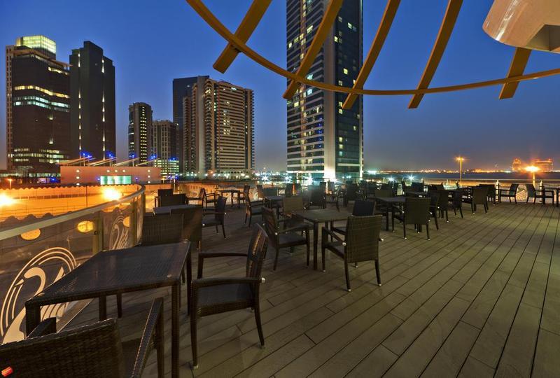 דוחה Magnum Hotel & Suites West Bay מראה חיצוני תמונה