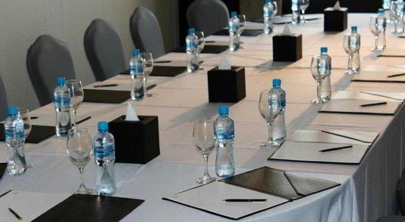 דוחה Magnum Hotel & Suites West Bay מראה חיצוני תמונה
