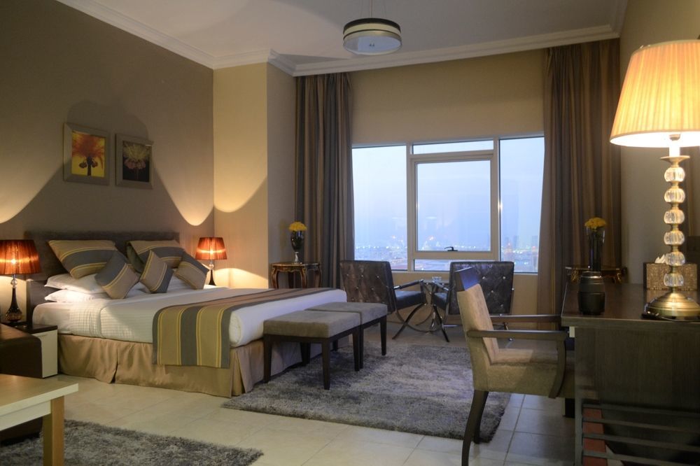 דוחה Magnum Hotel & Suites West Bay מראה חיצוני תמונה